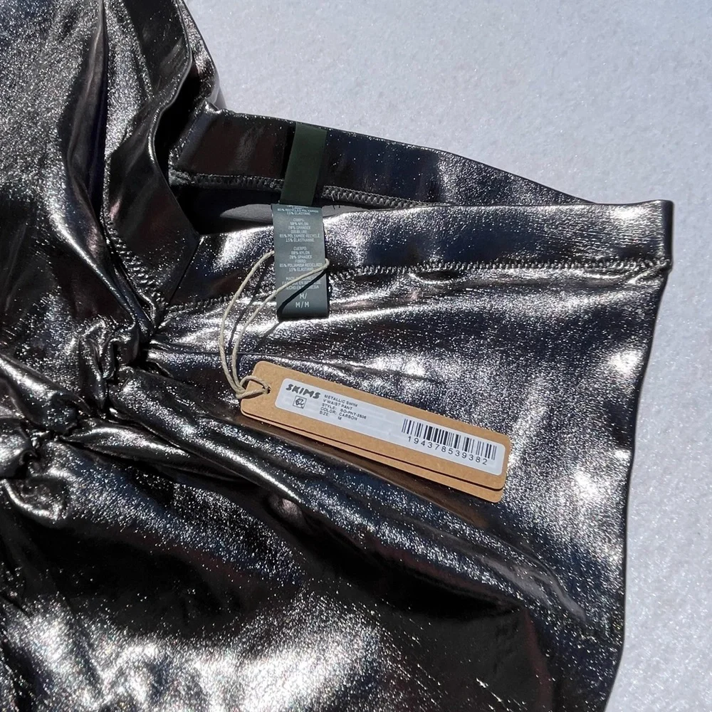 Skims Metallic Swim V Waist Capri Pants Carbon Silver Medium New With Tags Kim